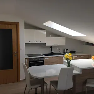 https://apartman-kimi.in-istria.net